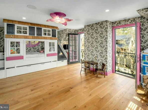 7043 Phillips Mill Road, New Hope PA 18938