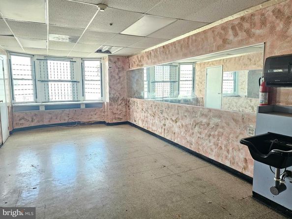 5903 N Broad Street, Philadelphia PA 19141