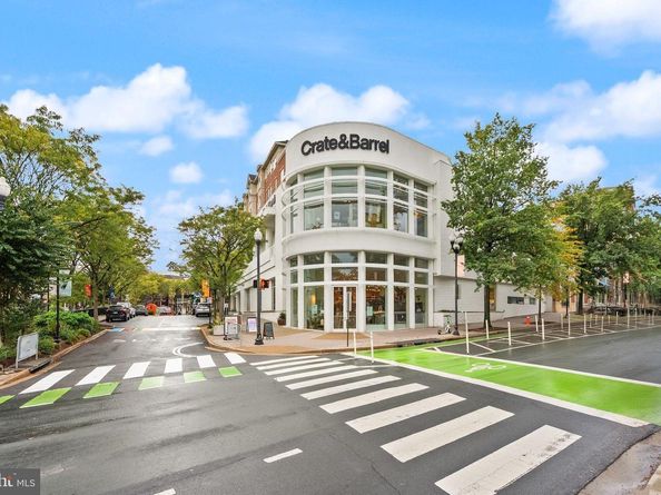 1520 N Highland Street, Arlington VA 22201