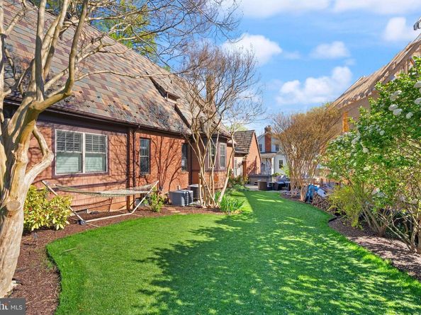 1520 N Highland Street, Arlington VA 22201
