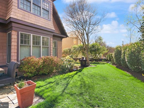 1520 N Highland Street, Arlington VA 22201