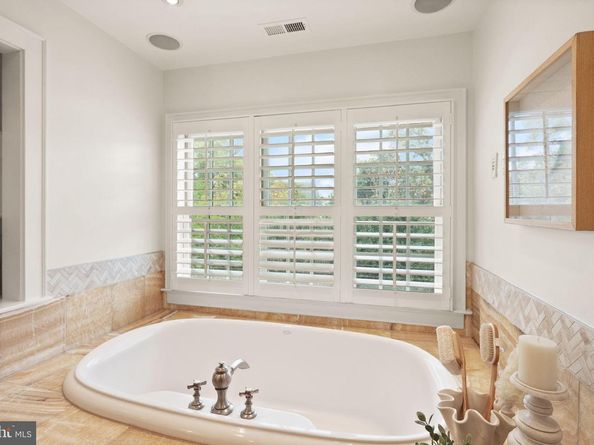 1520 N Highland Street, Arlington VA 22201