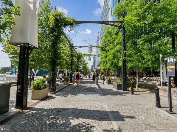 45 Sutton Square SW 602, Washington DC 20024