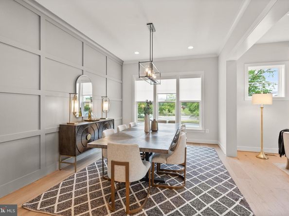 5817 2nd Street S, Arlington VA 22204