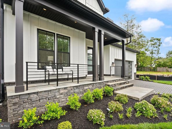 5817 2nd Street S, Arlington VA 22204