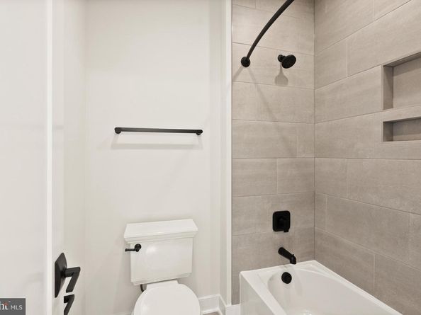 5817 2nd Street S, Arlington VA 22204