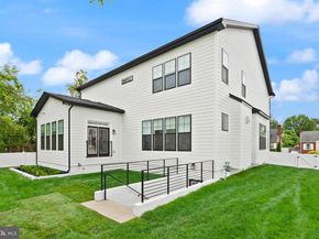5817 2nd Street S, Arlington VA 22204