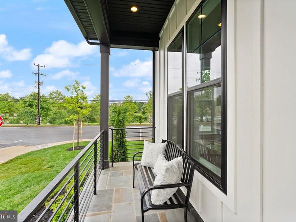 5817 2nd Street S, Arlington VA 22204