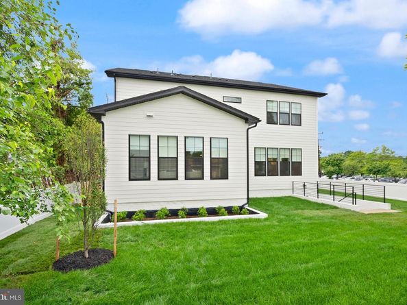 5817 2nd Street S, Arlington VA 22204