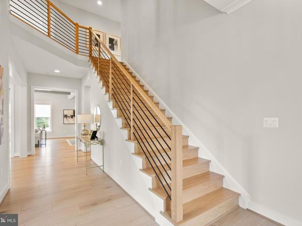 5817 2nd Street S, Arlington VA 22204