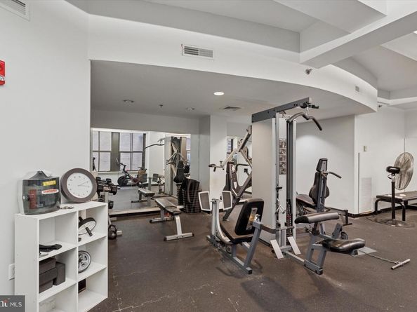 1500 Chestnut Street 18A, Philadelphia PA 19102