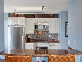 1500 Chestnut Street 18A, Philadelphia PA 19102