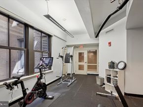 1500 Chestnut Street 18A, Philadelphia PA 19102