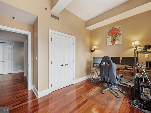 1500 Chestnut Street 18A, Philadelphia PA 19102