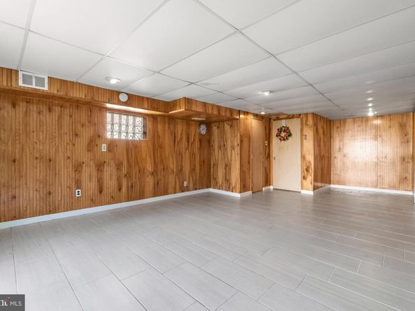 9028 Brous Avenue, Philadelphia PA 19152