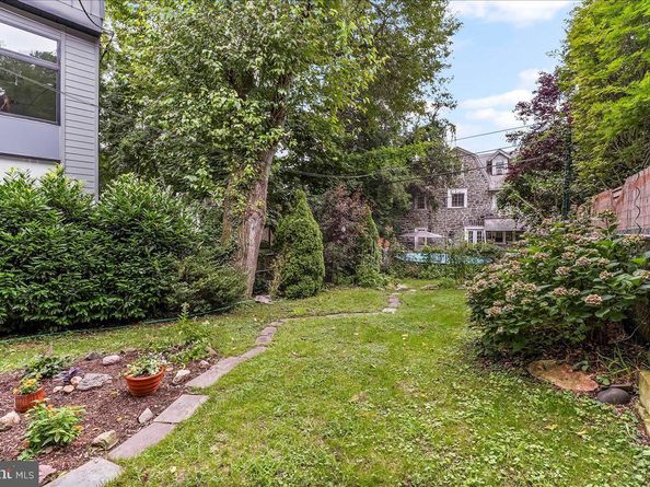 520 Burnham Road, Philadelphia PA 19119