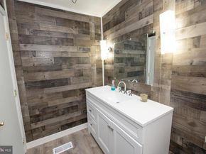 4207 Fairdale Road, Philadelphia PA 19154