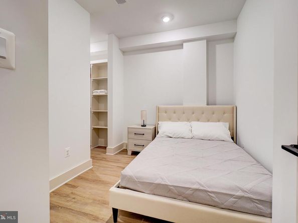 256 15TH Street SE 1, Washington DC 20003
