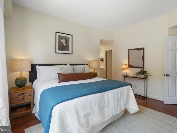 1080 Wisconsin Avenue NW 1004, Washington DC 20007