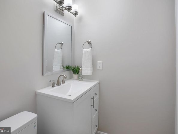 247 S Pickett Street 301, Alexandria VA 22304