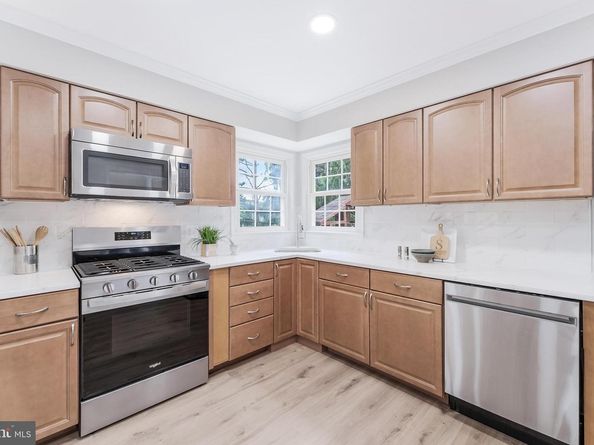 21031 Thoreau Court, Sterling VA 20164