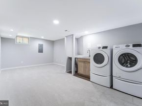 21031 Thoreau Court, Sterling VA 20164