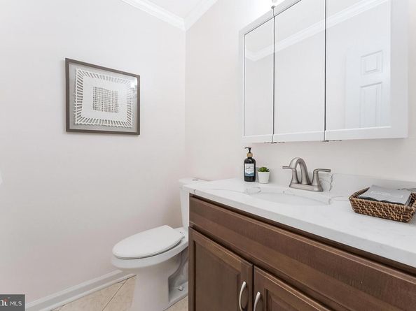 21031 Thoreau Court, Sterling VA 20164
