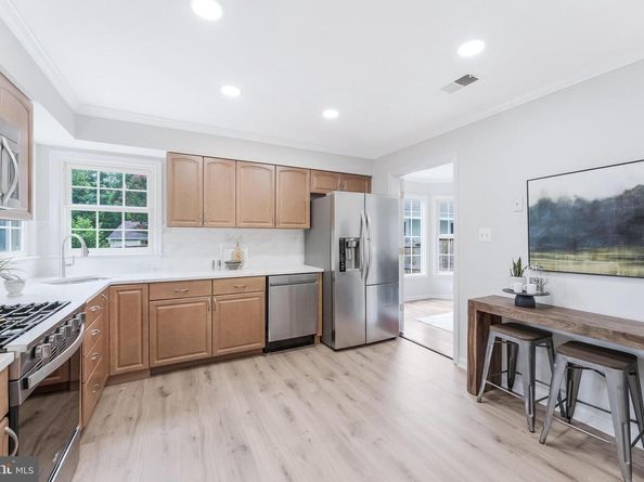 21031 Thoreau Court, Sterling VA 20164