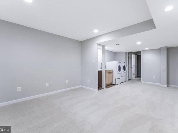 21031 Thoreau Court, Sterling VA 20164