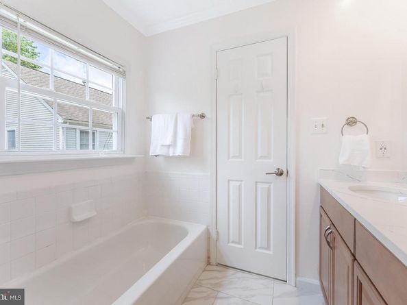 21031 Thoreau Court, Sterling VA 20164