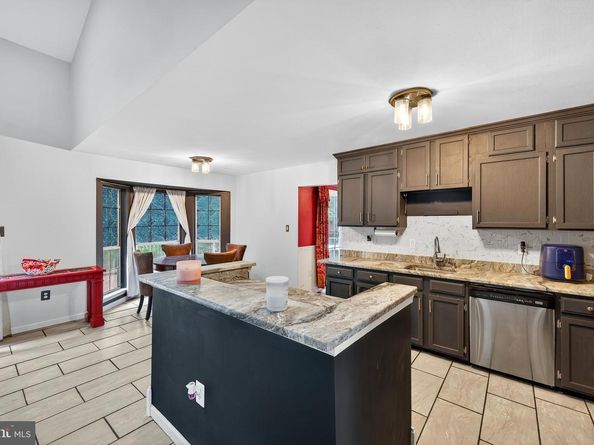 902 Old River Way Court, Sterling VA 20164