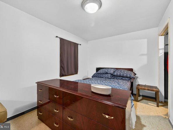 902 Old River Way Court, Sterling VA 20164