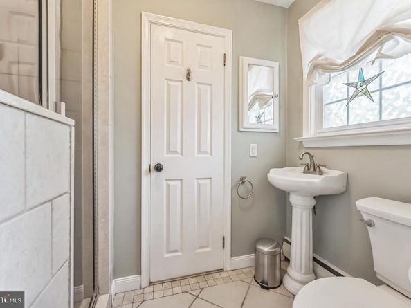 1350 King Road, Huntingdon Valley PA 19006