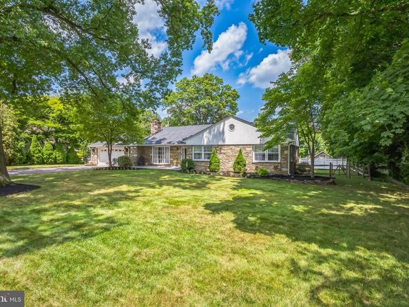 1350 King Road, Huntingdon Valley PA 19006