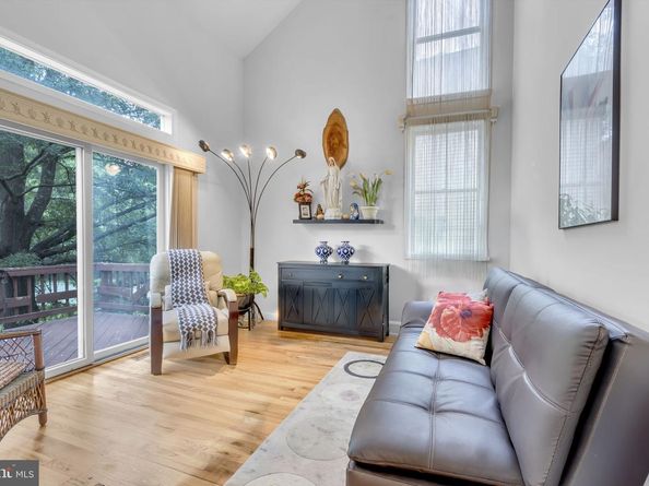 7504 Walnut Hill Lane, Falls Church VA 22042
