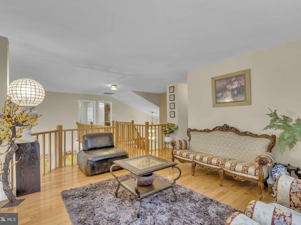7504 Walnut Hill Lane, Falls Church VA 22042