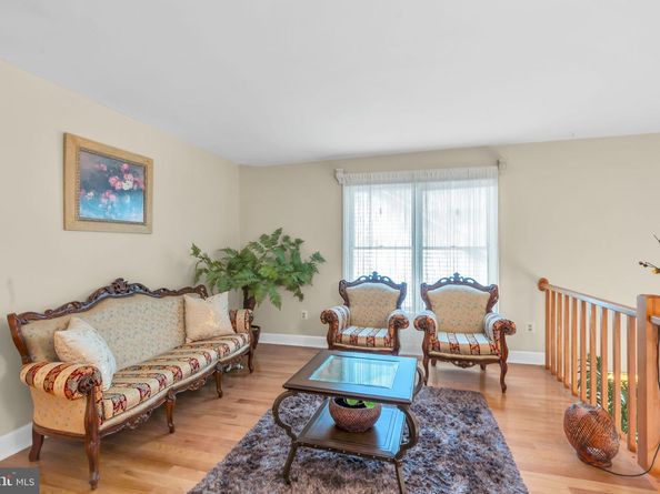 7504 Walnut Hill Lane, Falls Church VA 22042
