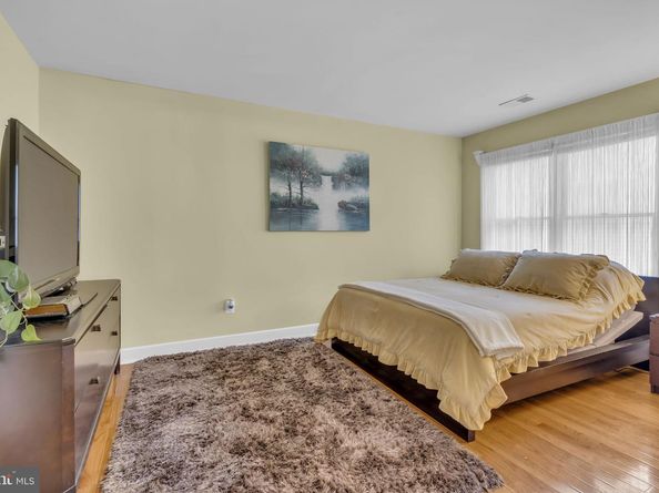 7504 Walnut Hill Lane, Falls Church VA 22042