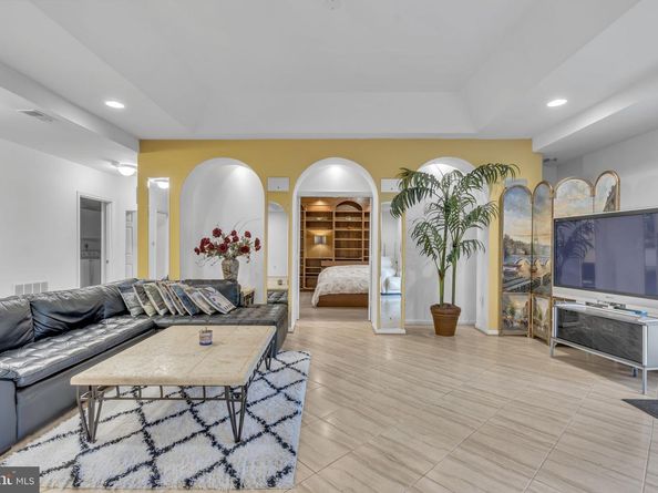 7504 Walnut Hill Lane, Falls Church VA 22042