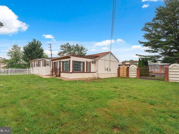 905 Henrietta Avenue, Huntingdon Valley PA 19006