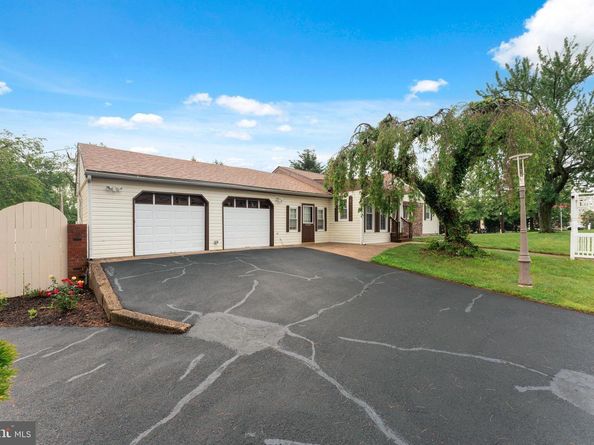 905 Henrietta Avenue, Huntingdon Valley PA 19006