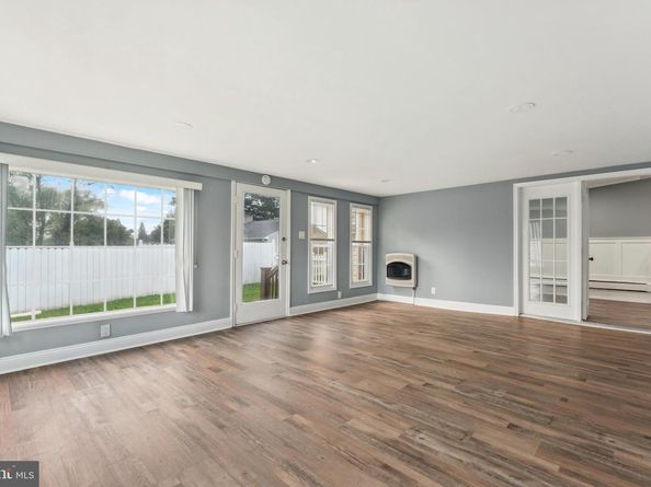 905 Henrietta Avenue, Huntingdon Valley PA 19006