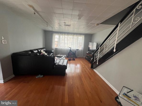 8130 Farnsworth Street, Philadelphia PA 19152
