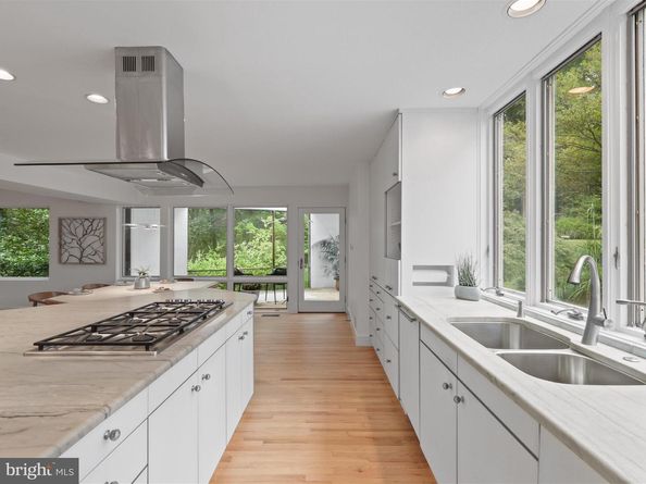 10517 Sunlit Road, Oakton VA 22124