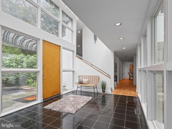 10517 Sunlit Road, Oakton VA 22124