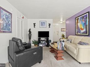 3900 Ford Road 5M, Philadelphia PA 19131