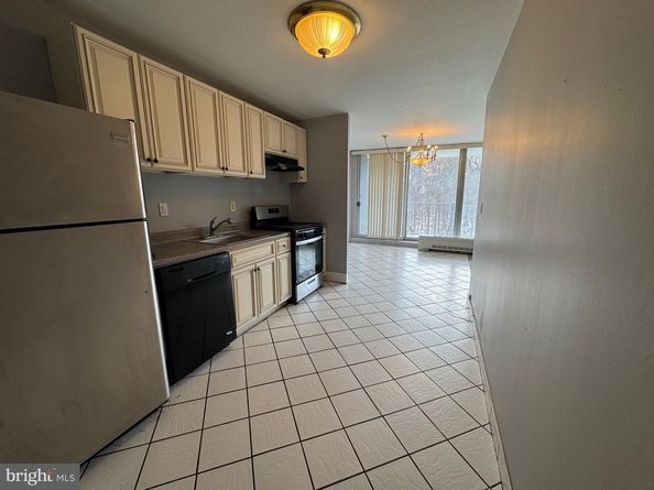 3900 Ford Road 5M, Philadelphia PA 19131