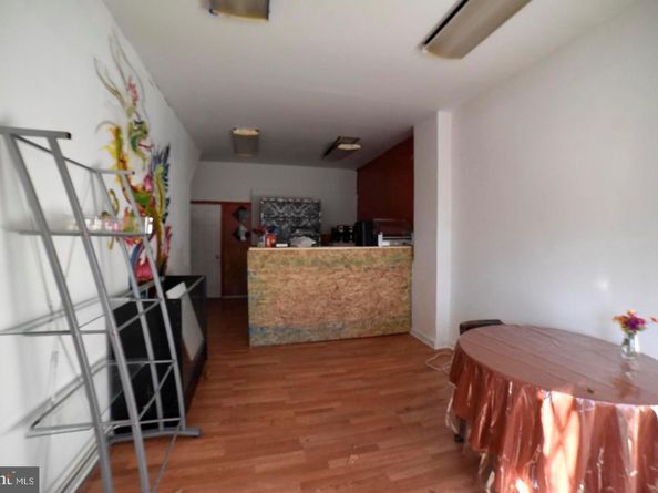 402 Long Lane, Upper Darby PA 19082