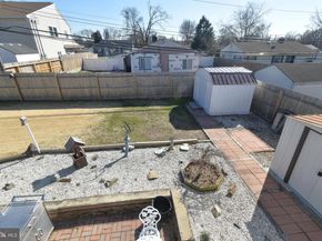 8 Summer Lane, Levittown PA 19055