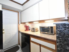 8 Summer Lane, Levittown PA 19055